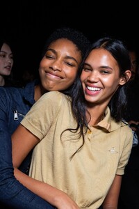 backstage-defile-alberta-ferretti-printemps-ete-2020-milan-coulisses-17.thumb.jpg.68b4a24fb9a99f2c4a4d6e5f21f9ad3b.jpg