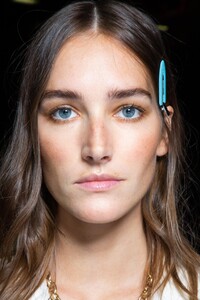 backstage-defile-alberta-ferretti-printemps-ete-2020-milan-coulisses-2.thumb.jpg.bcf02087e20bbe0e33717c9bbe135a60.jpg