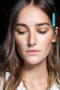backstage-defile-alberta-ferretti-printemps-ete-2020-milan-coulisses-3.thumb.jpg.f4cc2fd9eabe0886e32266fa865eca9e.jpg