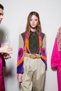 backstage-defile-alberta-ferretti-printemps-ete-2020-milan-coulisses-47.thumb.jpg.a5e616f067c062e5cdc4442b72bf31dc.jpg
