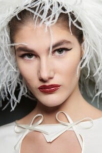 backstage-defile-alexis-mabille-printemps-ete-2020-paris-coulisses-15.thumb.jpg.cd54a2af58687869b6323358b6120ee4.jpg