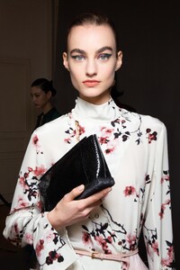 backstage-defile-altuzarra-automne-hiver-2020-2021-paris-coulisses-89.thumb.jpg.0ee1886f47f5ee2ea2719920dc7038f2.jpg