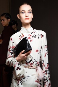 backstage-defile-altuzarra-automne-hiver-2020-2021-paris-coulisses-90.thumb.jpg.49439f86ce8fd08ee190c69ef9e656d8.jpg