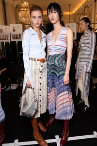 backstage-defile-altuzarra-printemps-ete-2020-paris-coulisses-111.thumb.jpg.506577e6a676130619d1efe5bc5c11d3.jpg