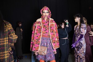 backstage-defile-anna-sui-automne-hiver-2020-2021-new-york-coulisses-53.thumb.jpg.6c9584f3fa9a91f0ea4542a975f90de2.jpg