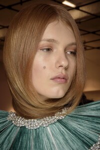 backstage-defile-area-automne-hiver-2020-2021-new-york-coulisses-41.thumb.jpg.153b36a6007b1dbcf9e4c1642d8da3d1.jpg