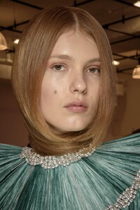 backstage-defile-area-automne-hiver-2020-2021-new-york-coulisses-42.thumb.jpg.22b2e2074c2a37c3931f2cd30e6ce3ee.jpg