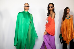 backstage-defile-balmain-printemps-ete-2020-paris-coulisses-152.thumb.jpg.e1e4f4af524112eba0c0ae32f27b7679.jpg