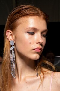 backstage-defile-blumarine-printemps-ete-2020-milan-coulisses-115.thumb.jpg.5488e8339f9cd0742739fc602eec03fe.jpg