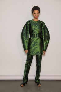 backstage-defile-carolina-herrera-automne-hiver-2020-2021-new-york-coulisses-83.thumb.jpg.c49b9f20f3e46dba610f46987bdfb555.jpg