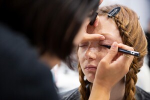 backstage-defile-christian-dior-printemps-ete-2020-paris-coulisses-119.thumb.jpg.5e66734308d2a168f9828980825f4137.jpg