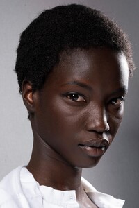backstage-defile-christian-dior-printemps-ete-2020-paris-coulisses-38.thumb.jpg.d3dca220a5037099b45c1b3fedf2ade0.jpg
