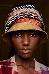 backstage-defile-cividini-automne-hiver-2020-2021-milan-coulisses-151.thumb.jpg.51bba2474a2df806c191c71f46dbd13f.jpg
