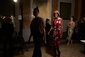backstage-defile-cividini-automne-hiver-2020-2021-milan-coulisses-186.thumb.jpg.0ab27bb6d2d2b4e8eca424e665f02079.jpg