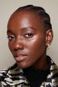 backstage-defile-cividini-automne-hiver-2020-2021-milan-coulisses-52.thumb.jpg.470e0aa9f81e8608172394210ea74e07.jpg