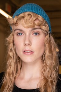 backstage-defile-coach-1941-automne-hiver-2020-2021-new-york-coulisses-17.thumb.jpg.947378e03627daa3ad32e16f83712a98.jpg