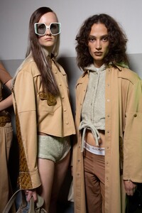 backstage-defile-courreges-printemps-ete-2020-paris-coulisses-36.thumb.jpg.8efbb28d0324d23a201524989c138eda.jpg
