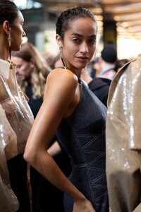 backstage-defile-david-koma-printemps-ete-2020-londres-coulisses-58.thumb.jpg.9a055b26850c64919d6601af2a969ad4.jpg