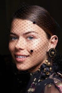 backstage-defile-elie-saab-automne-hiver-2020-2021-paris-coulisses-180.thumb.jpg.c4b0c417eef747c75cd41aea75a3353b.jpg