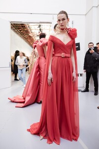 backstage-defile-elie-saab-printemps-ete-2020-paris-coulisses-111.thumb.jpg.3a971f97fa85c3157b58bd97915817d7.jpg