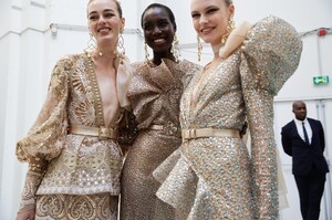 backstage-defile-elie-saab-printemps-ete-2020-paris-coulisses-127.thumb.jpg.2f9df6d7602e83a8a1ccebc48648c12b.jpg