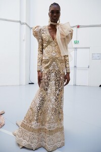 backstage-defile-elie-saab-printemps-ete-2020-paris-coulisses-129.thumb.jpg.a4bf377b123b94d6e9089a25e75ecd4c.jpg