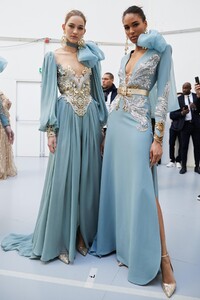 backstage-defile-elie-saab-printemps-ete-2020-paris-coulisses-146.thumb.jpg.06d415ede0e0a8af85e99b245cd4c5a9.jpg