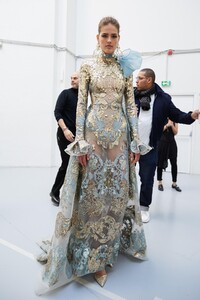 backstage-defile-elie-saab-printemps-ete-2020-paris-coulisses-148.thumb.jpg.b5b878e69d37d1325bbb731fc630efa6.jpg