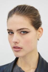 backstage-defile-elie-saab-printemps-ete-2020-paris-coulisses-33.thumb.jpg.480060b105bfadc2fc02799290c26a6b.jpg