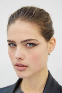 backstage-defile-elie-saab-printemps-ete-2020-paris-coulisses-36.thumb.jpg.65add53cbdb826bb9e9537987afe7757.jpg
