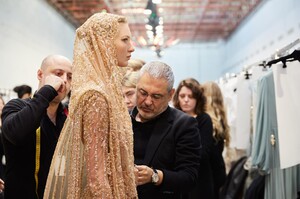 backstage-defile-elie-saab-printemps-ete-2020-paris-coulisses-54.thumb.jpg.43f702a8bc2749aab5e26c131461ba87.jpg