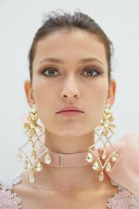 backstage-defile-elie-saab-printemps-ete-2020-paris-coulisses-56.thumb.jpg.e5a746da593b3aa87a7cc2e35bb9f591.jpg