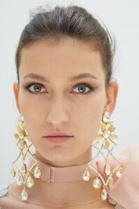backstage-defile-elie-saab-printemps-ete-2020-paris-coulisses-57.thumb.jpg.7ac98dae00291fdb3d98cf4decfa6e96.jpg