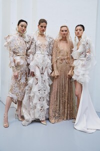 backstage-defile-elie-saab-printemps-ete-2020-paris-coulisses-68.thumb.jpg.746482b2474e8e6382745b944bee6fc2.jpg