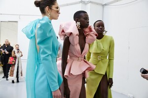 backstage-defile-elie-saab-printemps-ete-2020-paris-coulisses-91.thumb.jpg.c69d9c1727cbf28b215c55d98fcefbfa.jpg