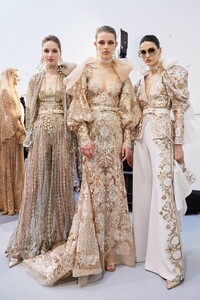 backstage-defile-elie-saab-printemps-ete-2020-paris-coulisses-99.thumb.jpg.1b58a5d6221b3f875f9567f6ca2ea0d4.jpg