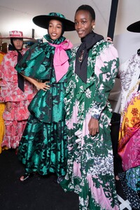 backstage-defile-erdem-printemps-ete-2020-londres-coulisses-72.thumb.jpg.fba0fbbae98d153743828ccc5e60ec2a.jpg