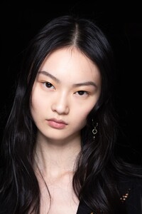 backstage-defile-etro-automne-hiver-2020-2021-milan-coulisses-111.thumb.jpg.daee297806441d5b19ba009647fbbaa5.jpg
