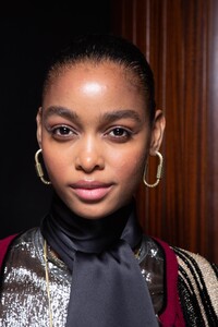 backstage-defile-etro-automne-hiver-2020-2021-milan-coulisses-168.thumb.jpg.3be6332cd087594085bd834742a5880f.jpg
