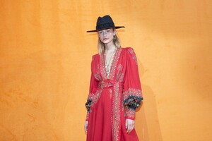 backstage-defile-etro-automne-hiver-2020-2021-milan-coulisses-7.thumb.jpg.e9a2647eb684f72cde2f6e85407da733.jpg