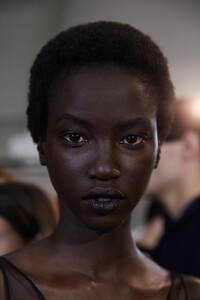 backstage-defile-fendi-automne-hiver-2020-2021-milan-coulisses-125.thumb.jpg.cf8ebdc062c21c41a2df97efdbf411c9.jpg