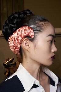 backstage-defile-fendi-automne-hiver-2020-2021-milan-coulisses-2.thumb.jpg.70027c36be81b9360804df0d17910e9f.jpg