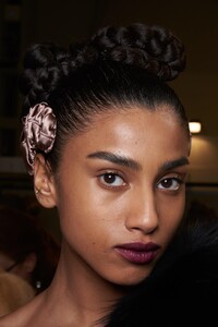 backstage-defile-fendi-automne-hiver-2020-2021-milan-coulisses-51.thumb.jpg.1ed6b2233f6e6224b62bec90c9d1e3b0.jpg