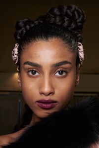 backstage-defile-fendi-automne-hiver-2020-2021-milan-coulisses-54.thumb.jpg.a4594b547c184d6152de34bc58ccb38a.jpg