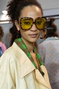 backstage-defile-fendi-printemps-ete-2020-milan-coulisses-205.thumb.jpg.499263c17f383ed8f05d0013868c1b6b.jpg