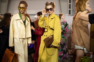 backstage-defile-fendi-printemps-ete-2020-milan-coulisses-53.thumb.jpg.8d31d8dd52af7f3f43b0787f0742600f.jpg