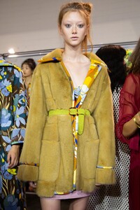 backstage-defile-fendi-printemps-ete-2020-milan-coulisses-60.thumb.jpg.5a0897c3e8eb605e6333c57794c87f57.jpg