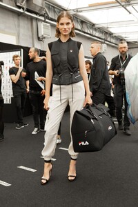 backstage-defile-fila-printemps-ete-2020-milan-coulisses-18.thumb.jpg.0e3c54fdd2405f6c68d49b9371cd3286.jpg