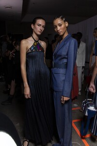 backstage-defile-gabriela-hearst-printemps-ete-2020-new-york-coulisses-111.thumb.jpg.605516519a528e0472a4b166586ab744.jpg
