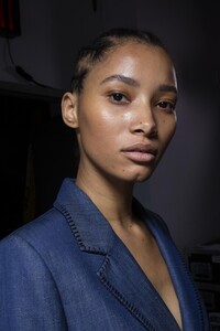 backstage-defile-gabriela-hearst-printemps-ete-2020-new-york-coulisses-29.thumb.jpg.f2e249c91578bc5e6be1ca23e091f4ed.jpg